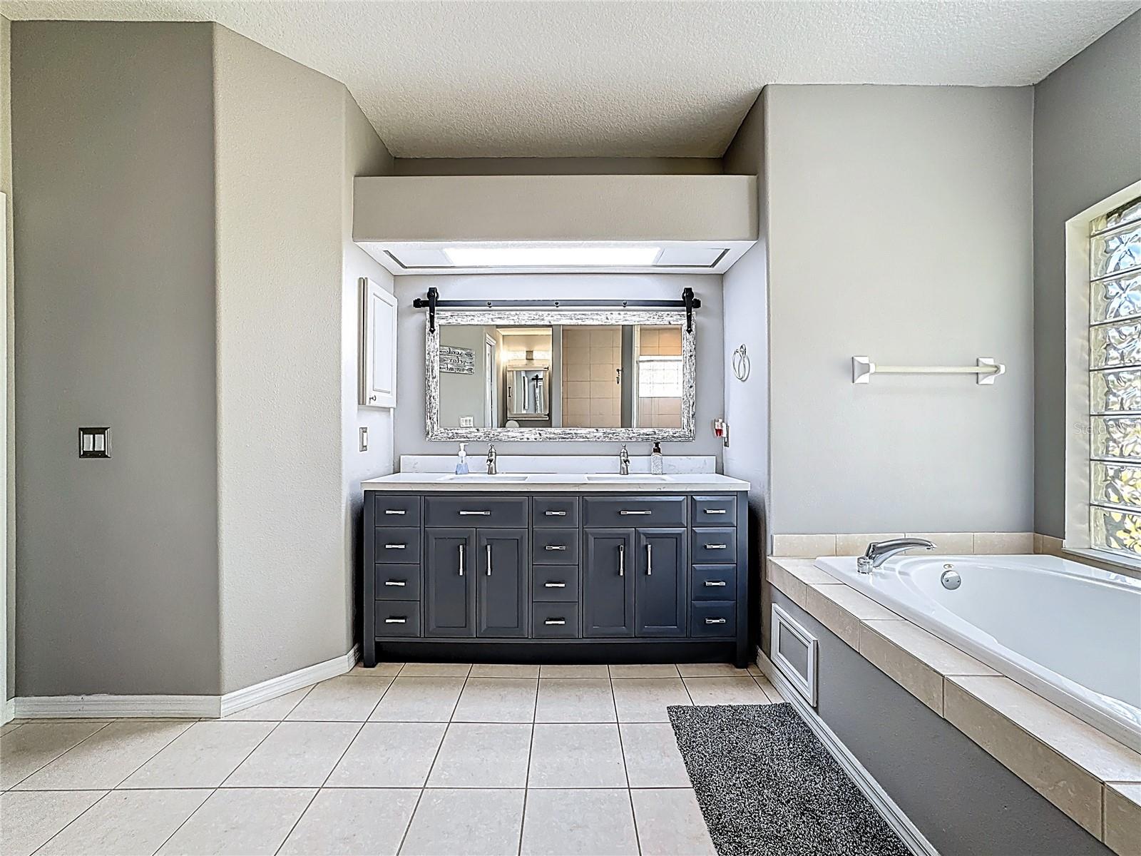 FOXBROOK PH I - Residential