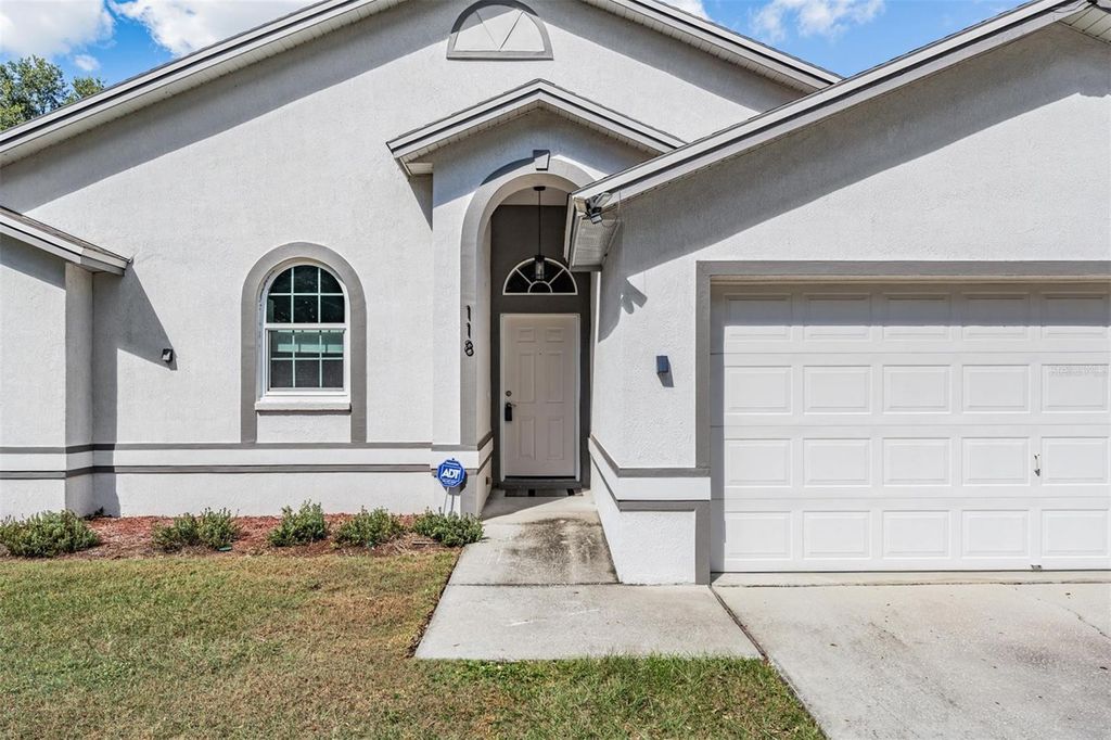 Photo of 118 Winston Manor Circle, Seffner, FL 33584 (MLS # TB8438272)