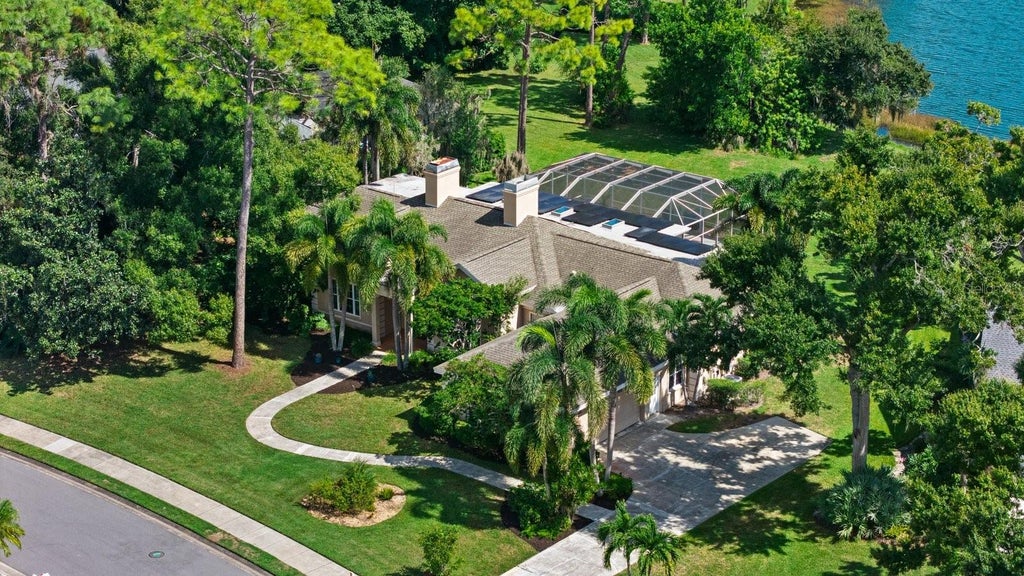 Photo of 7303 Weeping Willow Drive, Sarasota, FL 34241 (MLS # A4706180)