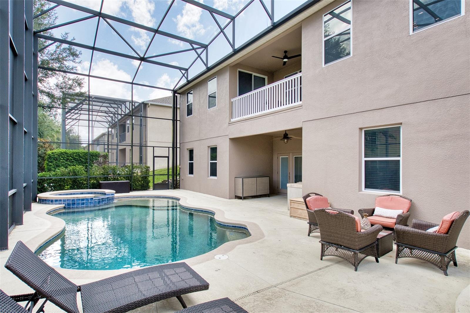 1000 GLENRAVEN LANE