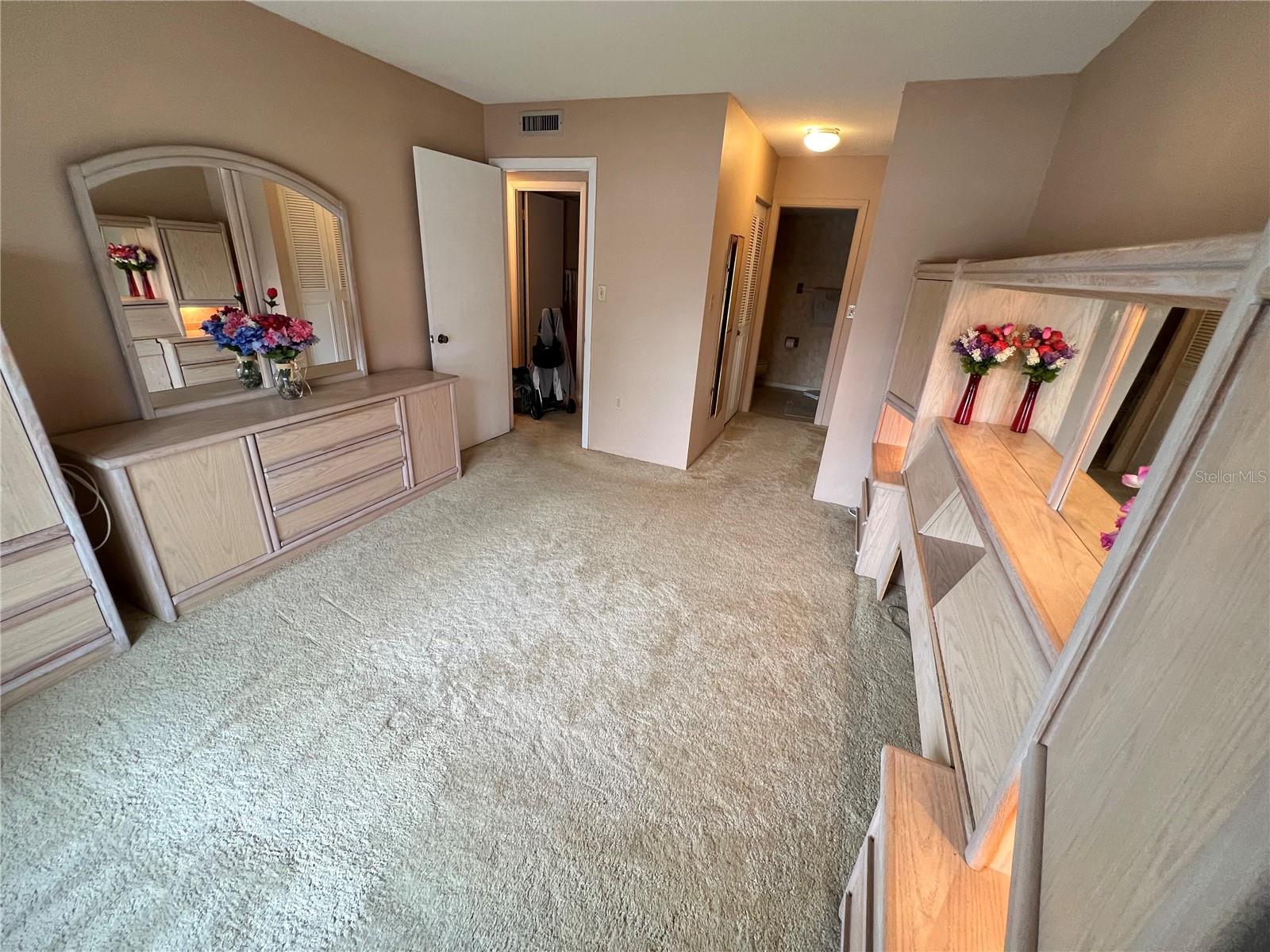 ESSEX HOUSE - Residential