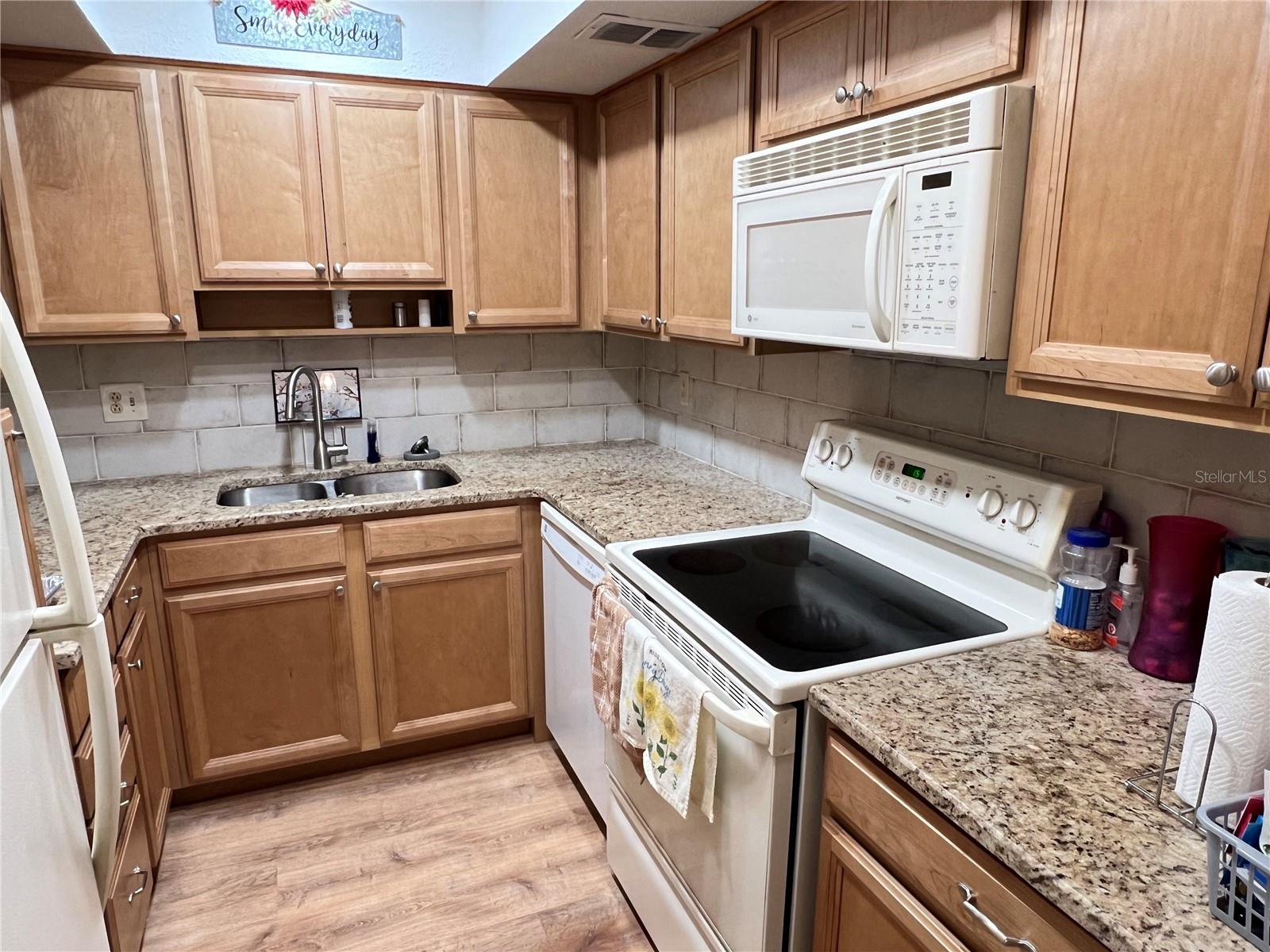 ESSEX HOUSE - Residential