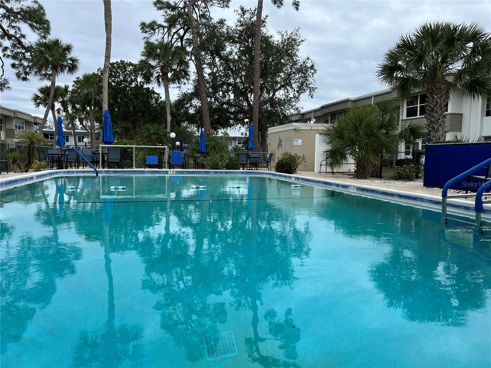 ESSEX HOUSE - Residential