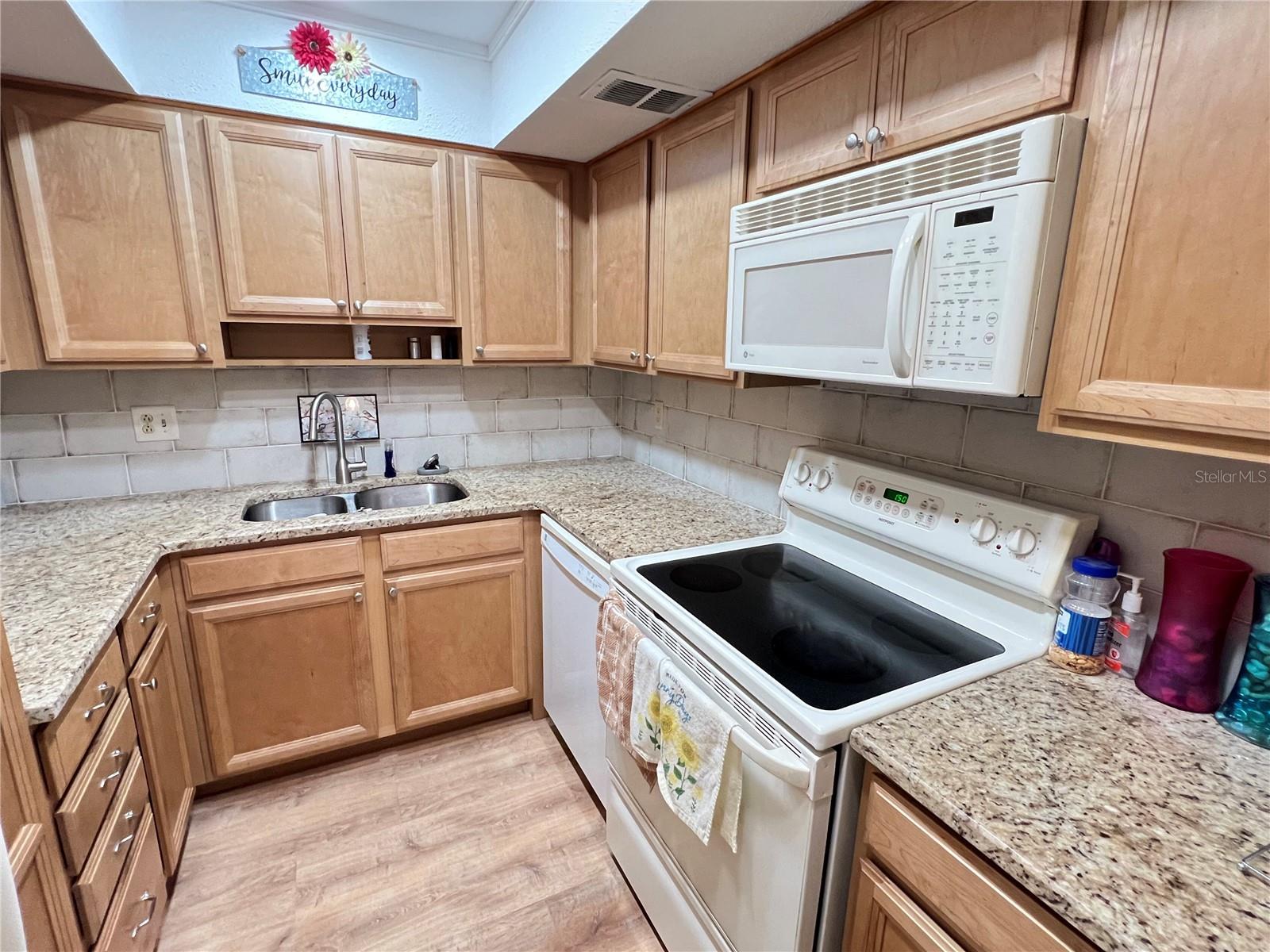 ESSEX HOUSE - Residential