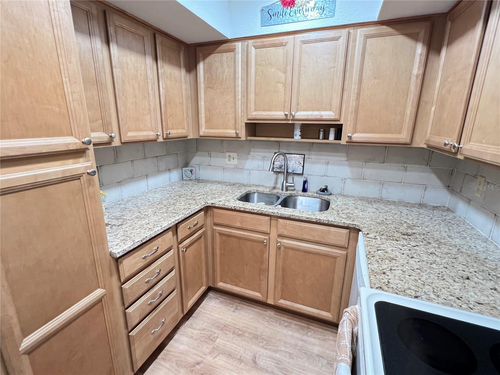 ESSEX HOUSE - Residential