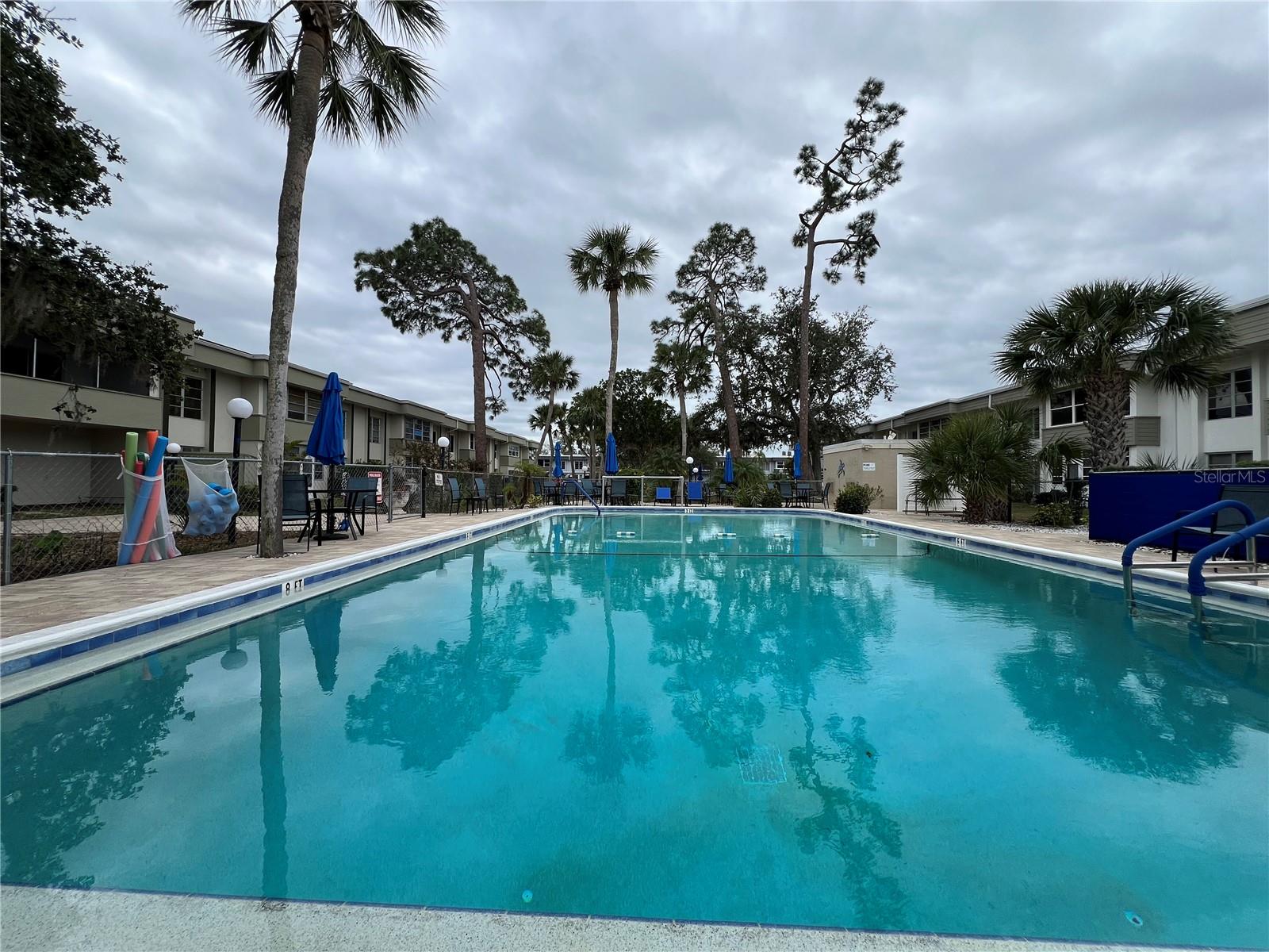 ESSEX HOUSE - Residential