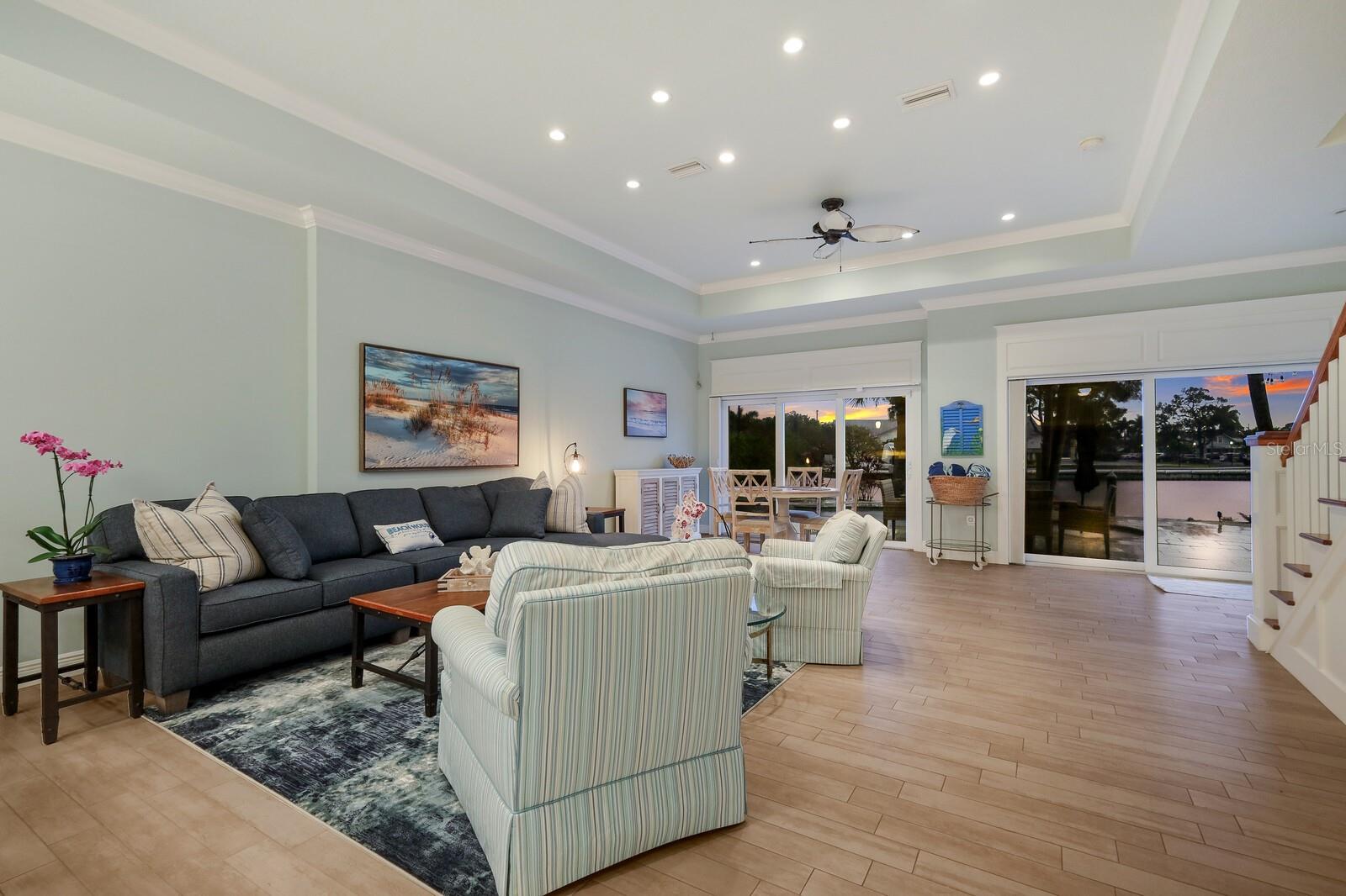 LAKE LA VISTA REP - Residential