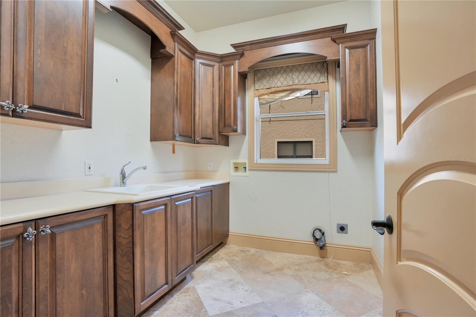 RESERVE AT BELMERE 48 23 - Residential