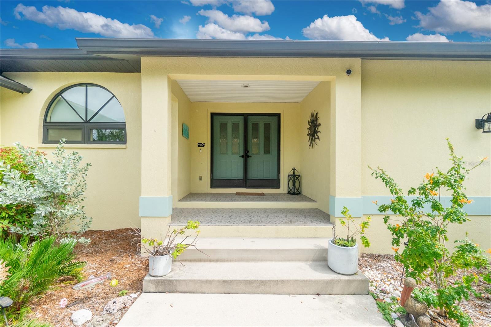 3075 BAY OAKS CIRCLE