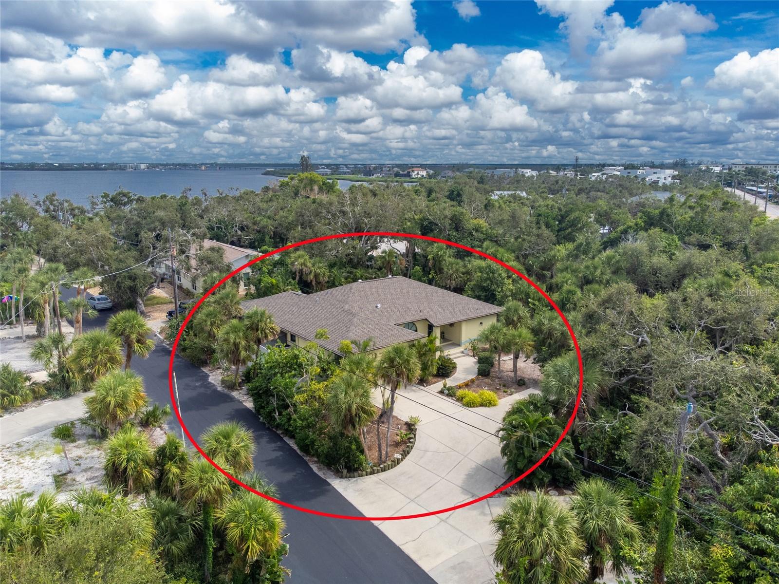 3075 BAY OAKS CIRCLE