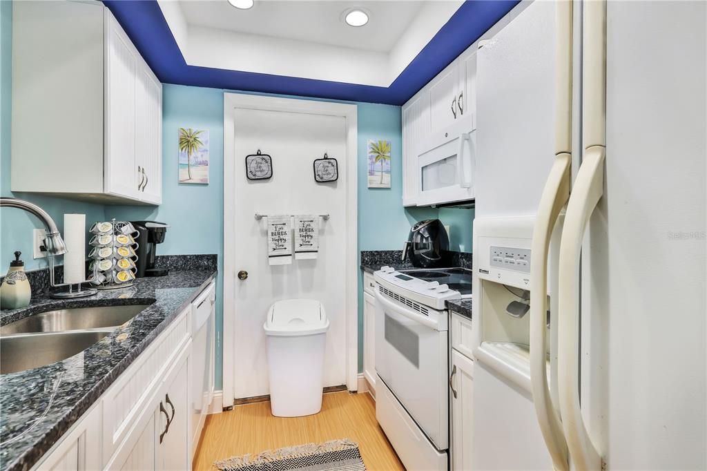 BEACH HARBOR CLUB - Residential Lease