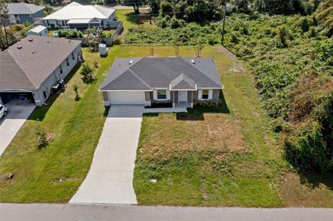 A home in PORT CHARLOTTE