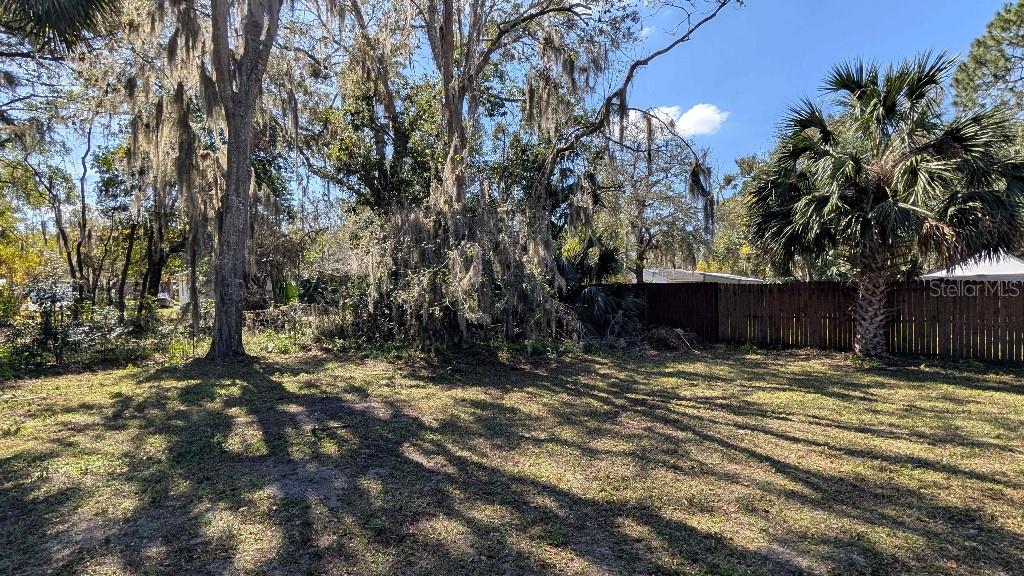 EUSTIS ROSENWALD GARDENS - Land