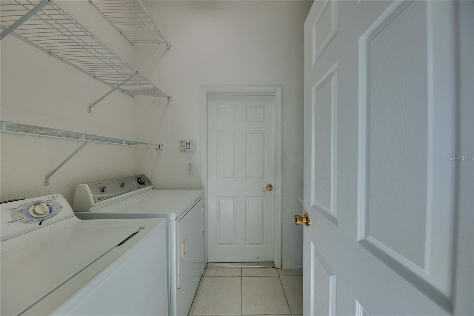 VILLAGES AT PINETREE SPRUCE PI - Residential Lease