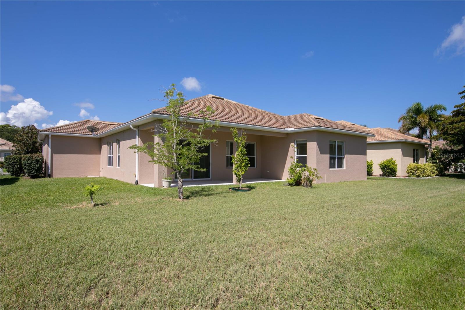 VILLAGES AT PINETREE SPRUCE PI - Residential Lease