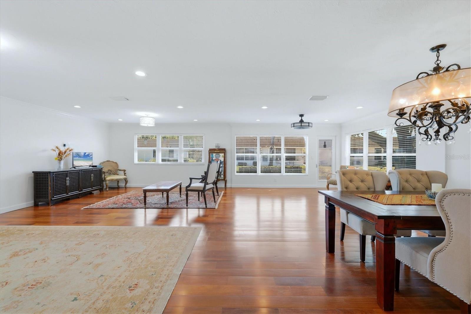 2713 RIVERBLUFF COURT V101