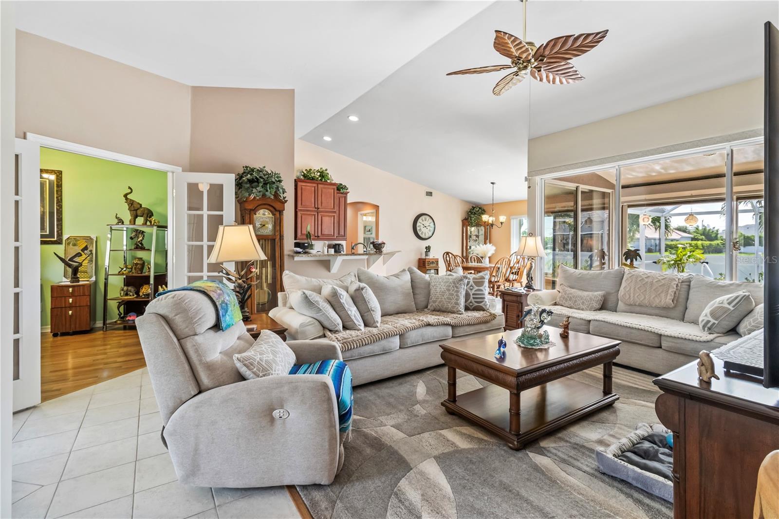 2857 SW 25TH AVENUE, CAPE CORAL, FL, 33914/$399,000 2 2857 SW 25TH AVENUE