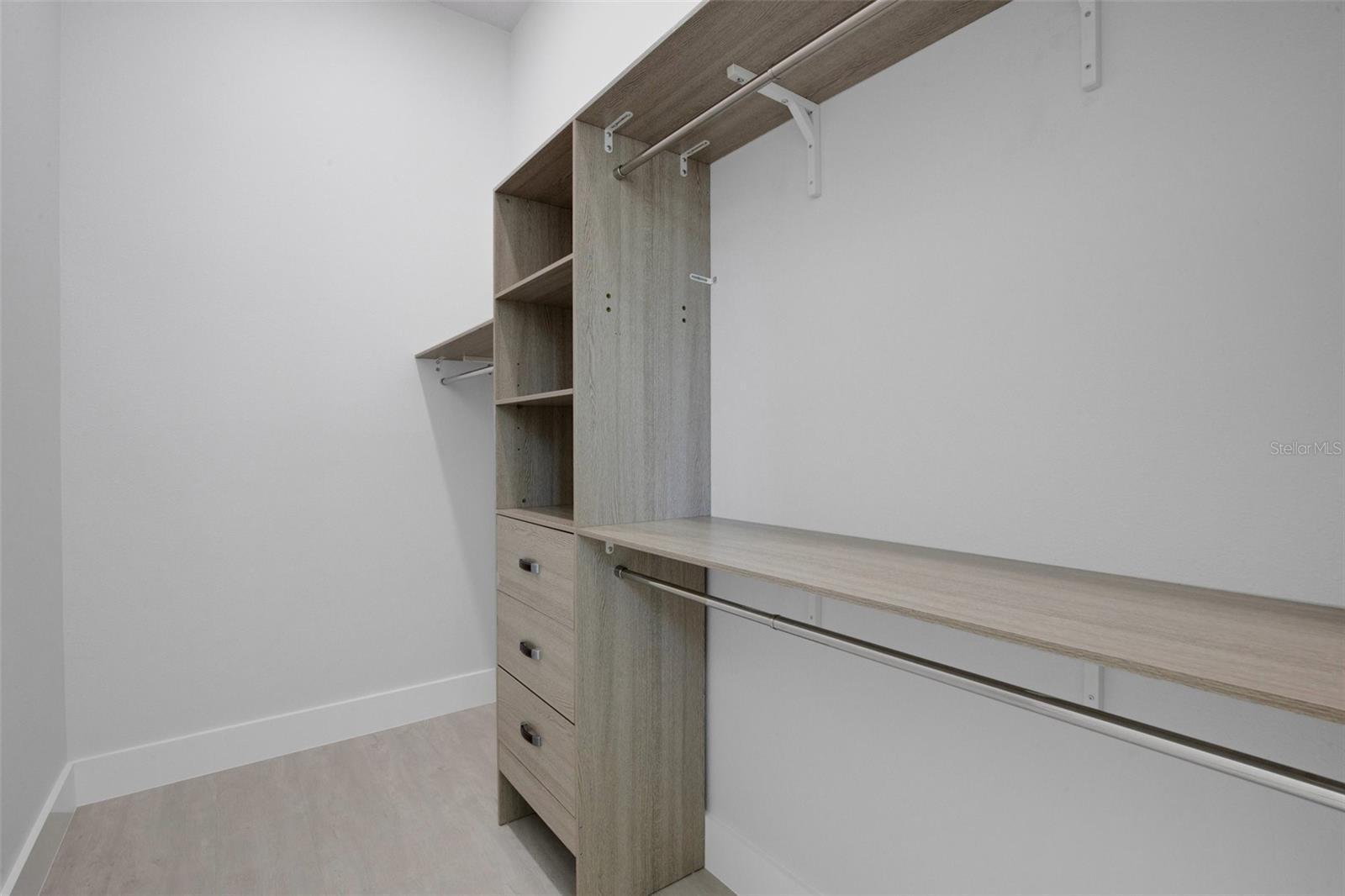 VENICE BY-WAY - Residential