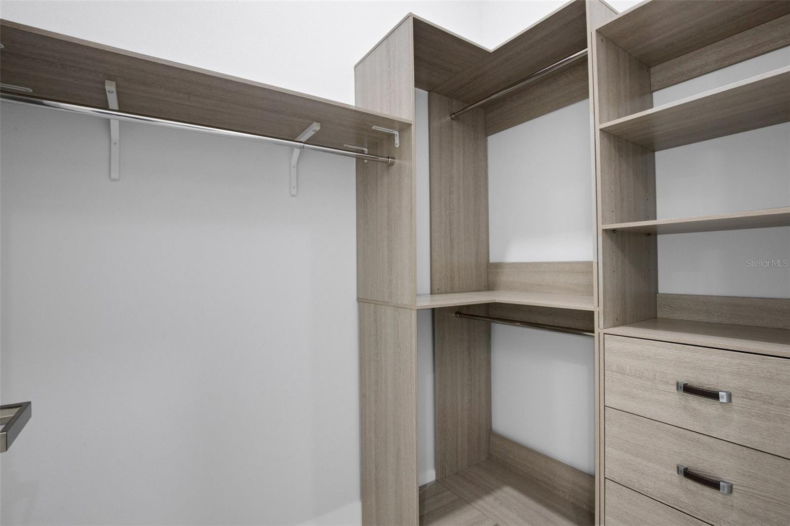 VENICE BY-WAY - Residential