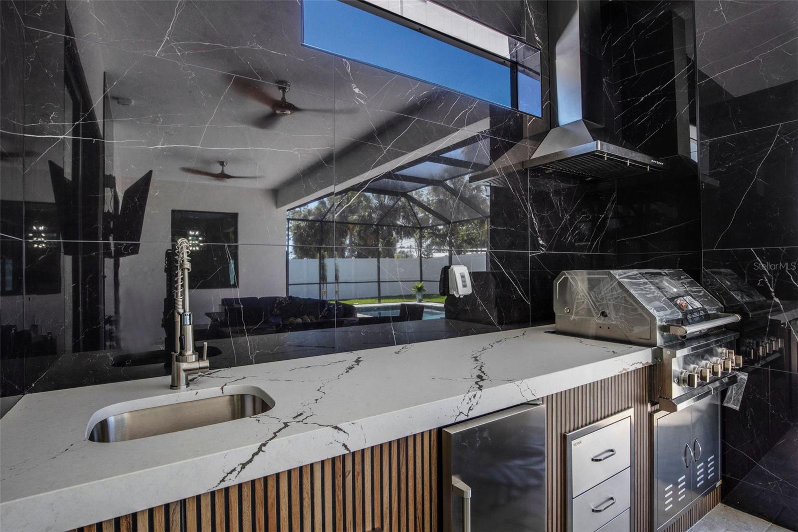 VENICE BY-WAY - Residential
