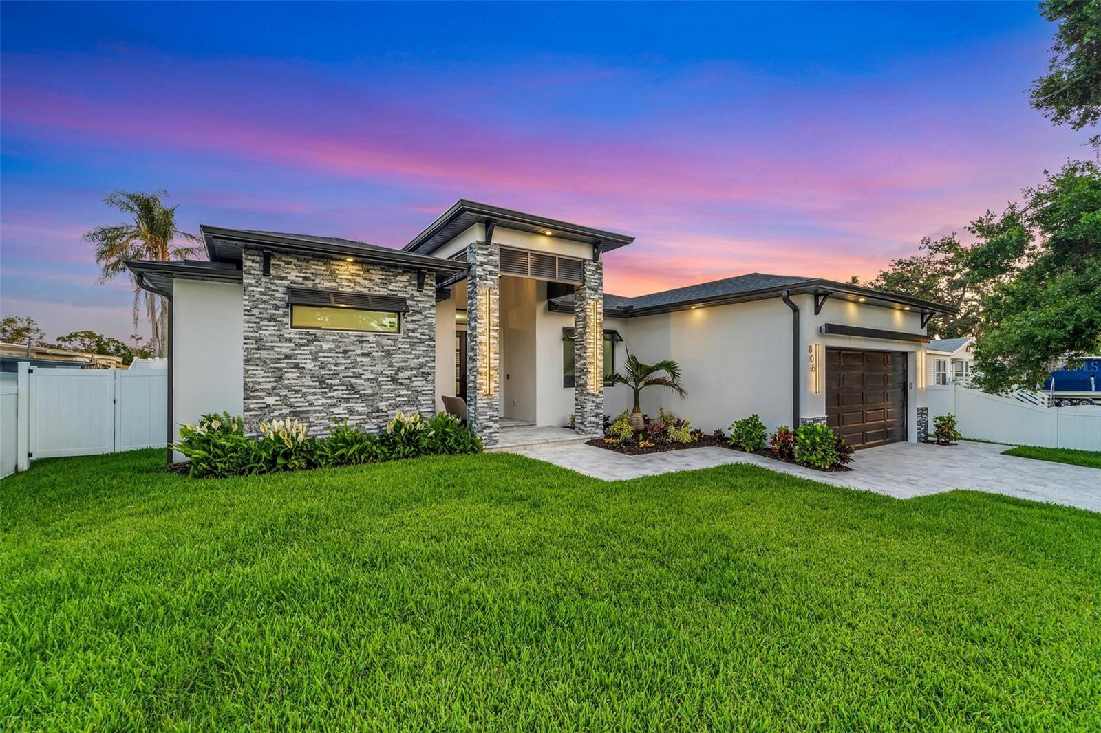 805 PADUA COURT