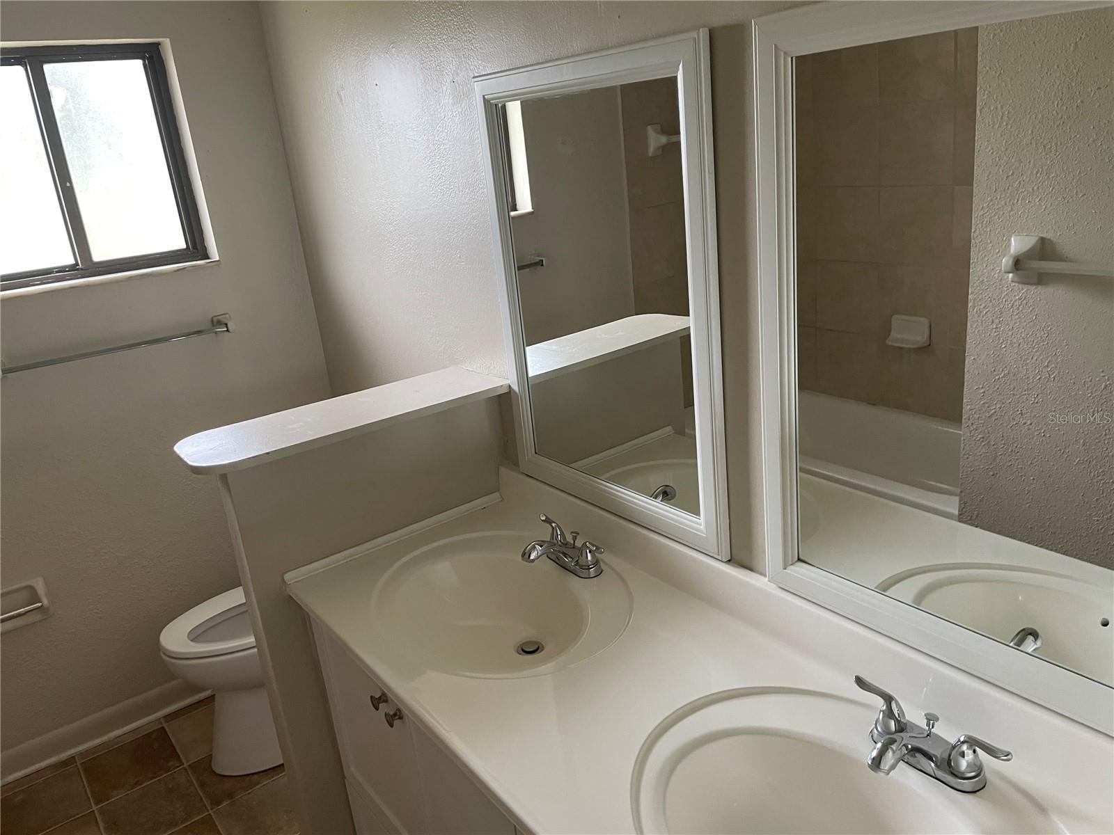 LAKE GIBSON VILLAS PH 02 - Residential Lease