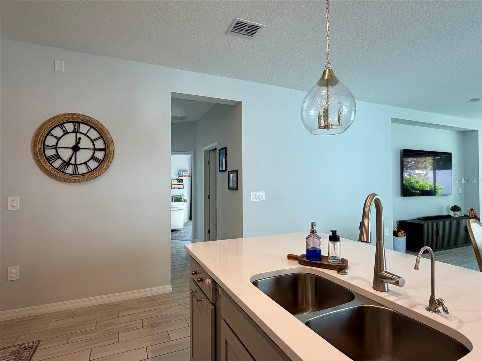 CRESTVIEW - Residential Lease