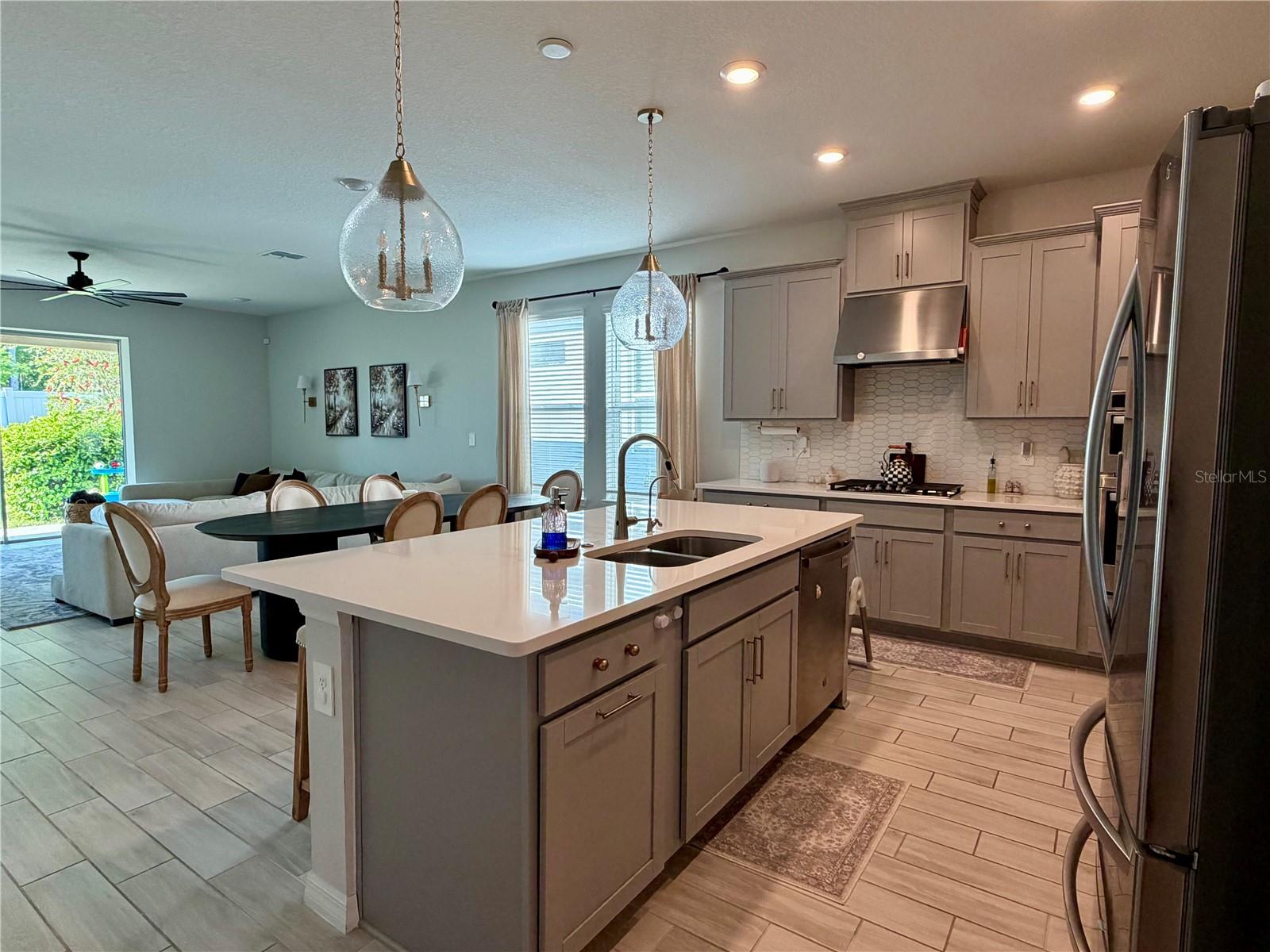 CRESTVIEW - Residential Lease