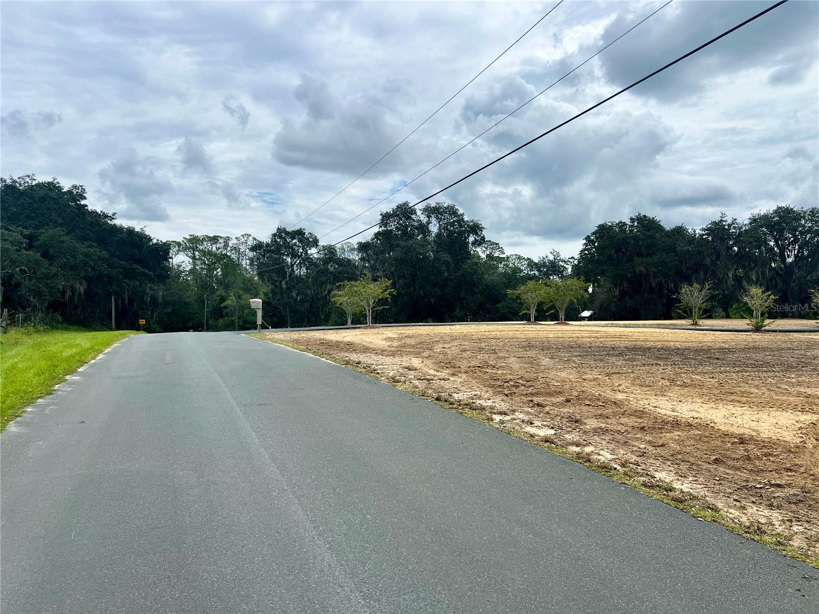 HAPPY TRAILS UNIT 04 - Land