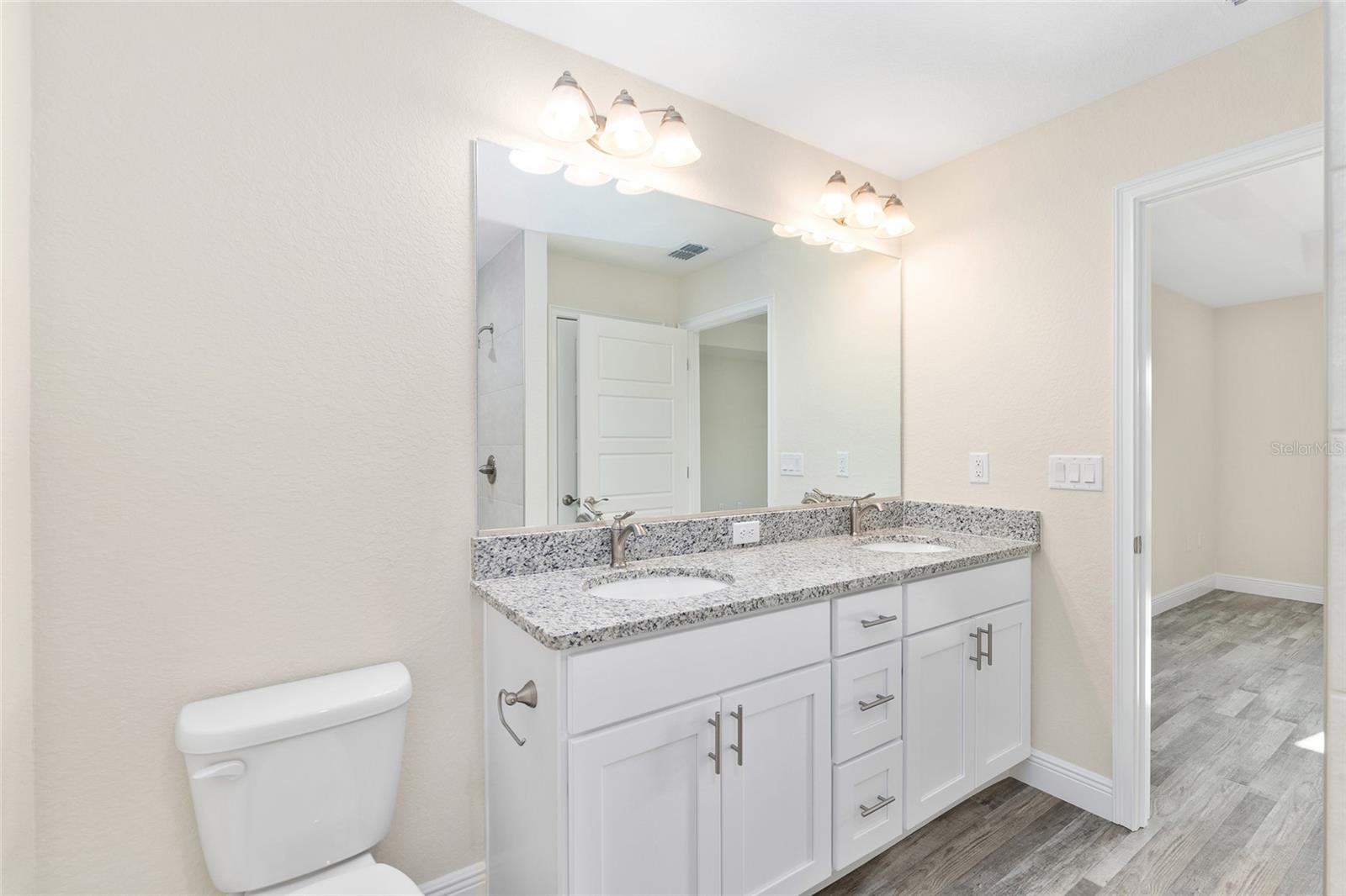 SILVER SPRINGS SHORES UN 24 - Residential