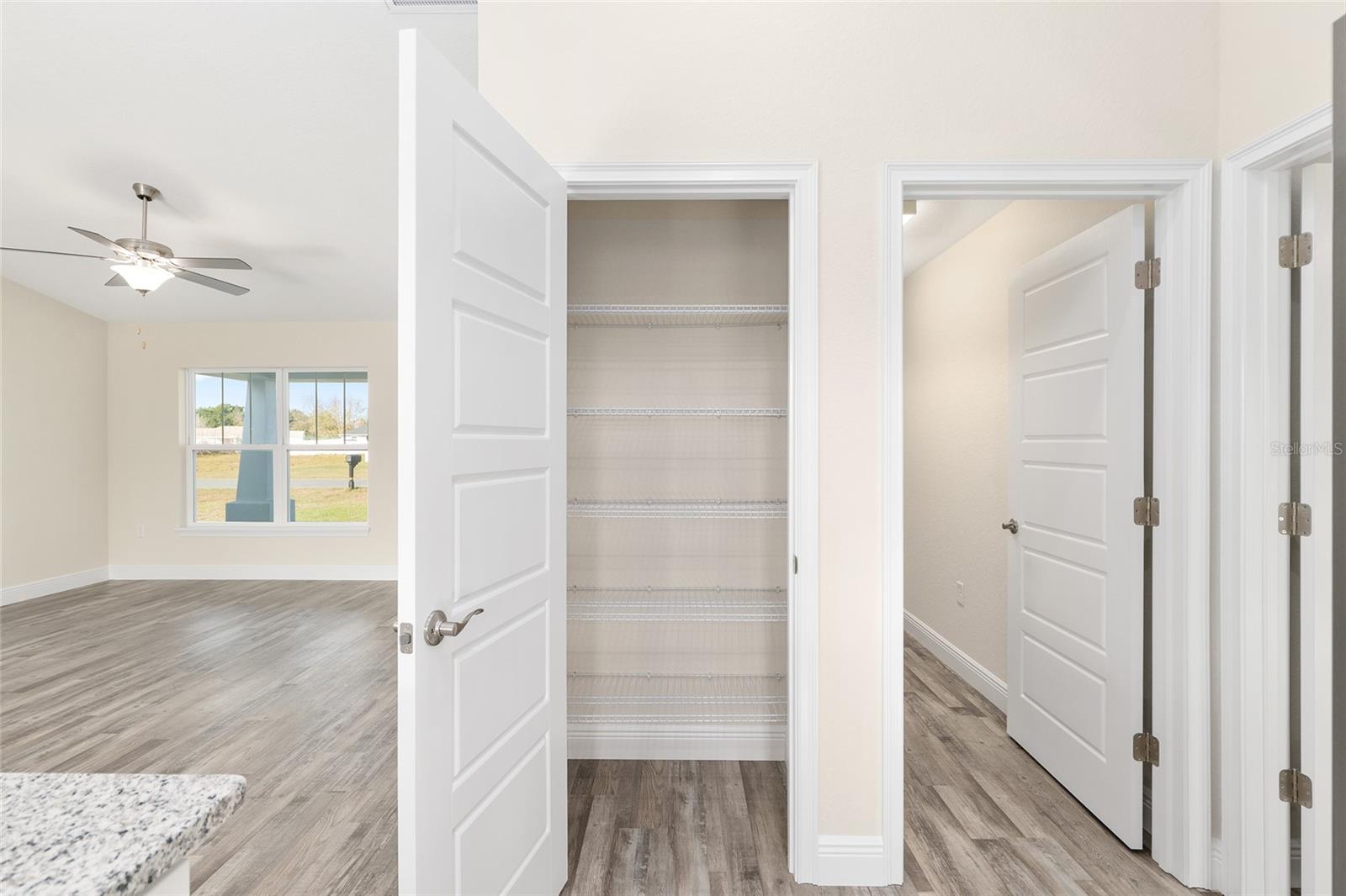 SILVER SPRINGS SHORES UN 24 - Residential