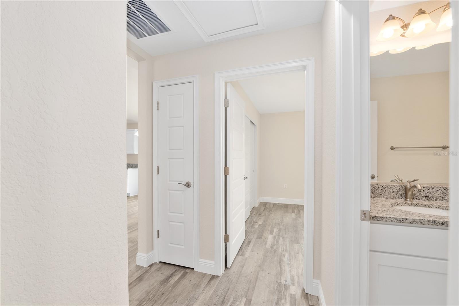 SILVER SPRINGS SHORES UN 24 - Residential