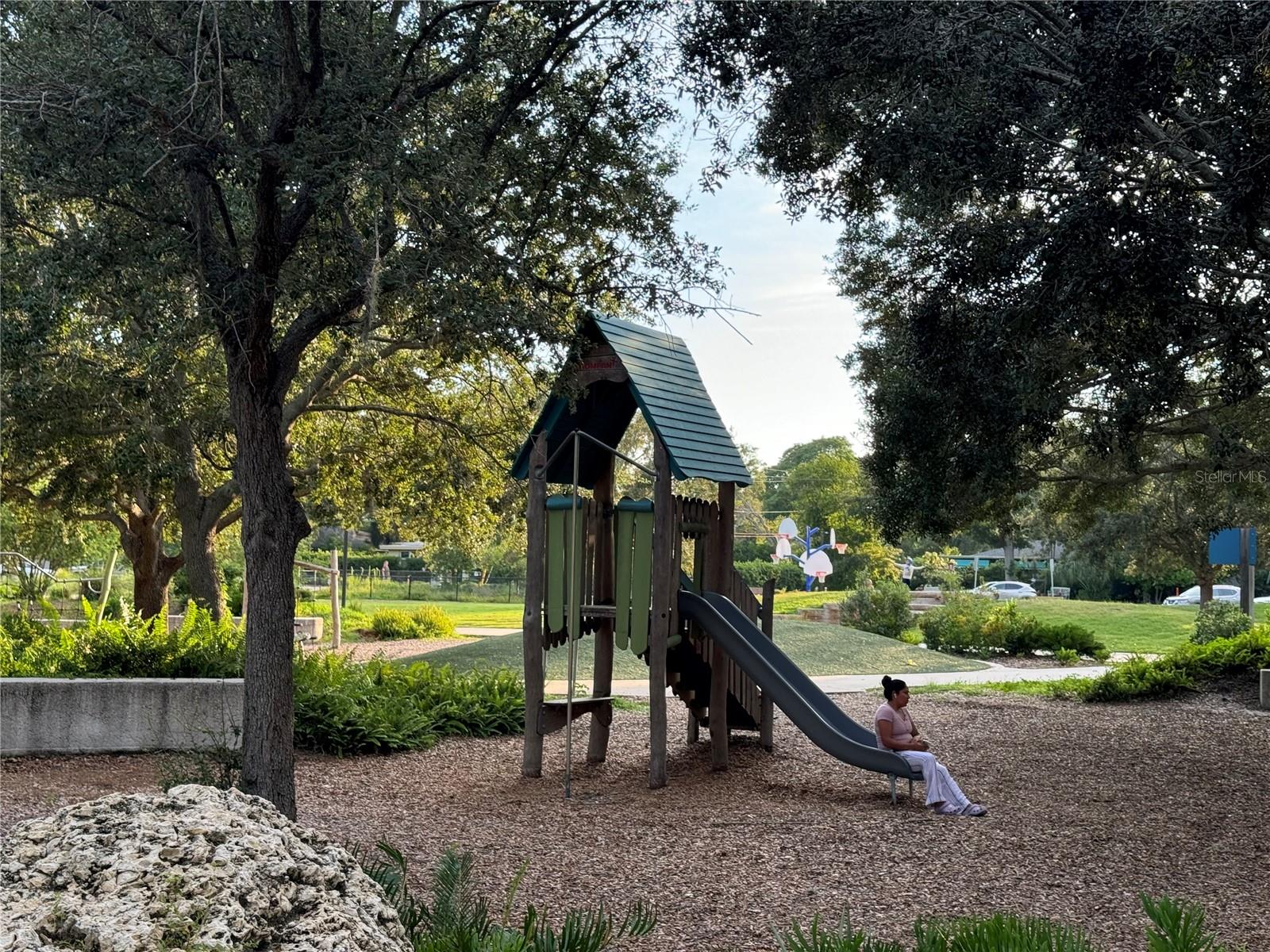 HIGHLAND GROVES - Residential