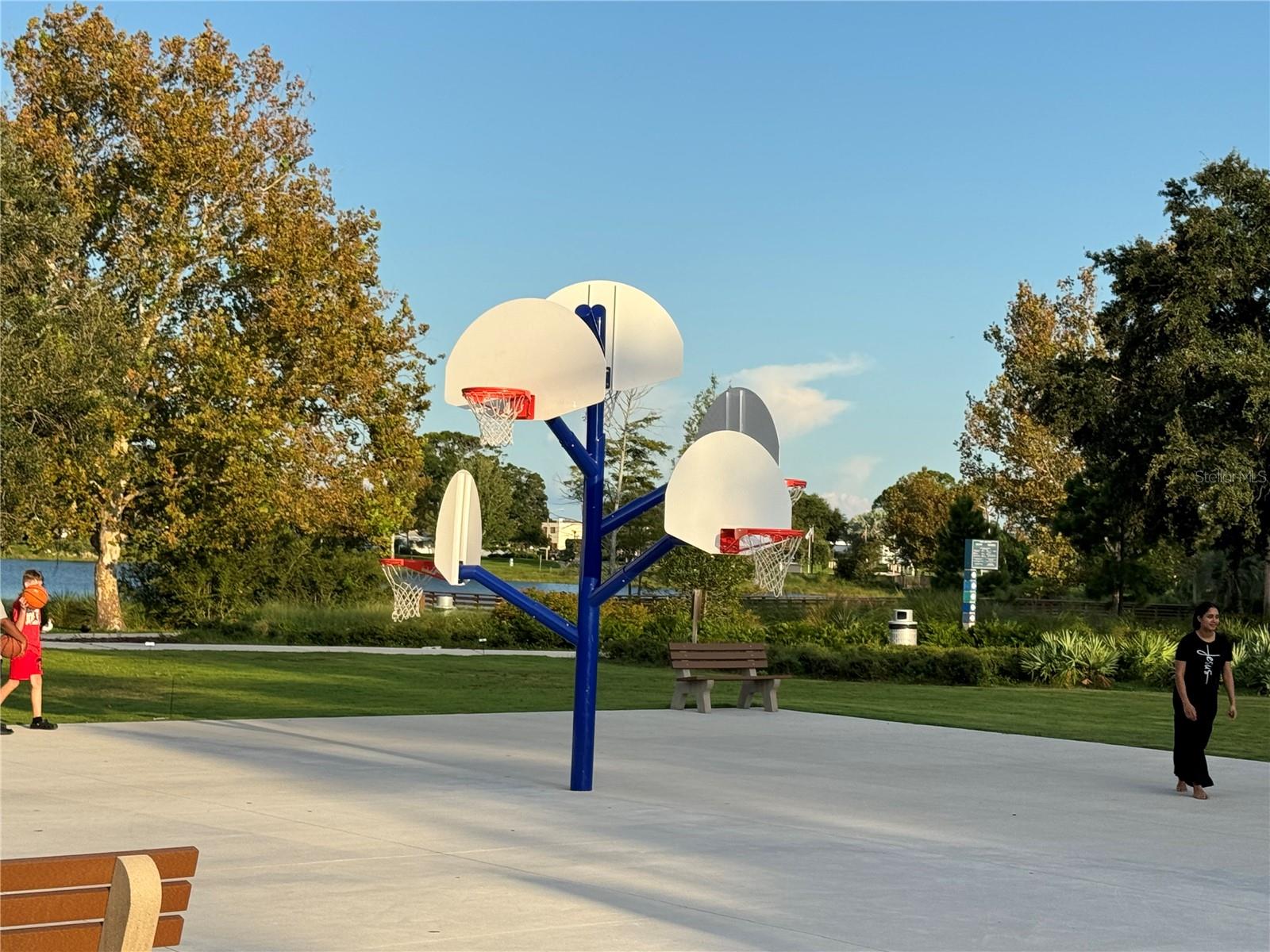 HIGHLAND GROVES - Residential