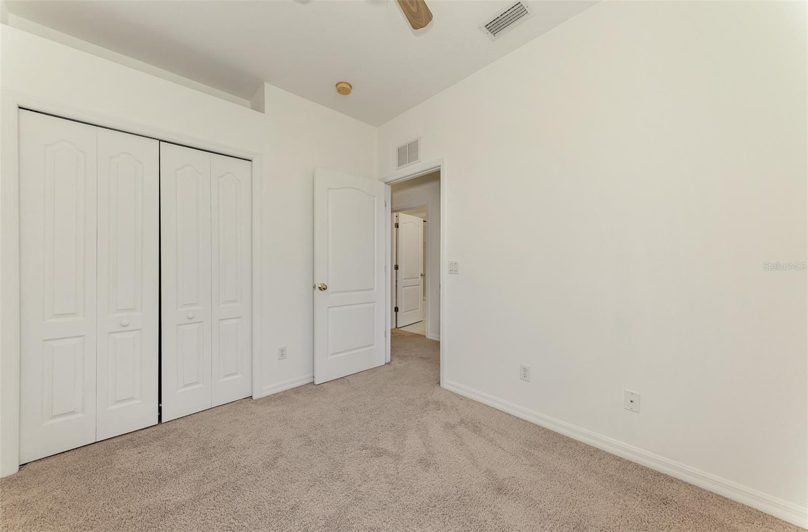 TOWNS AT LAKESIDE - Residential