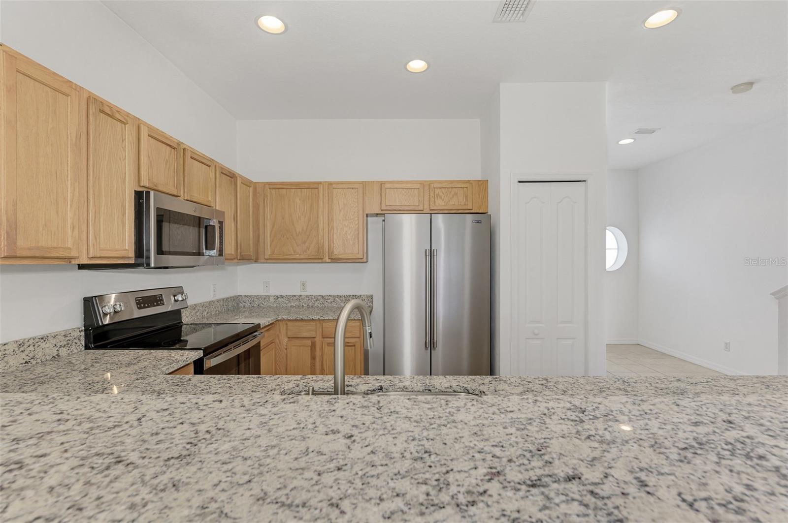 TOWNS AT LAKESIDE - Residential