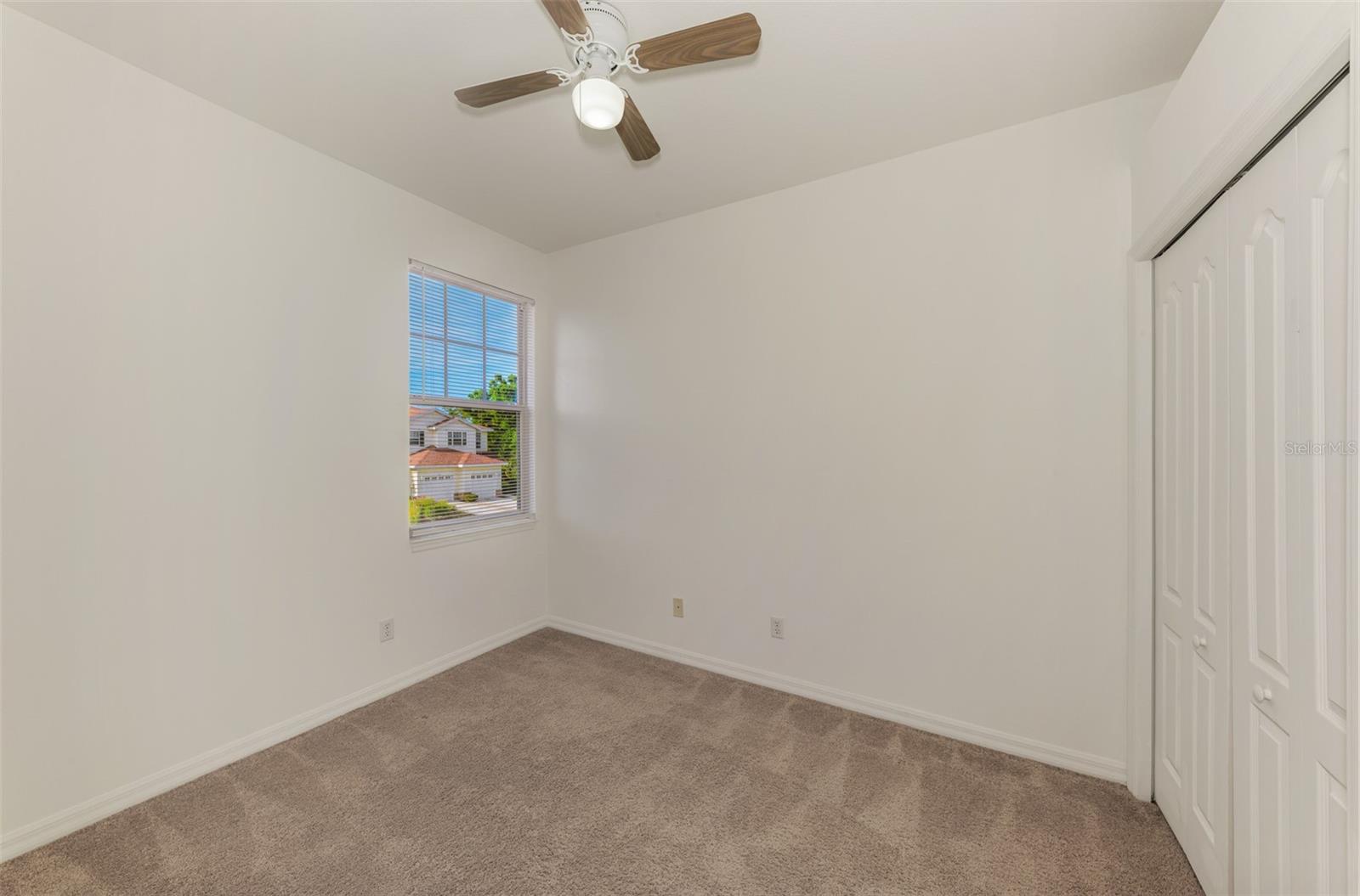 TOWNS AT LAKESIDE - Residential