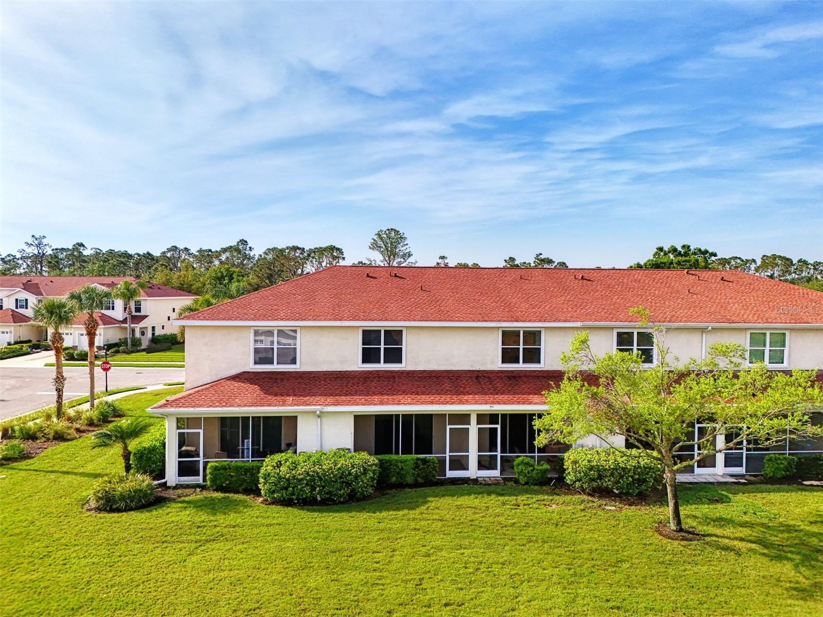 TOWNS AT LAKESIDE - Residential