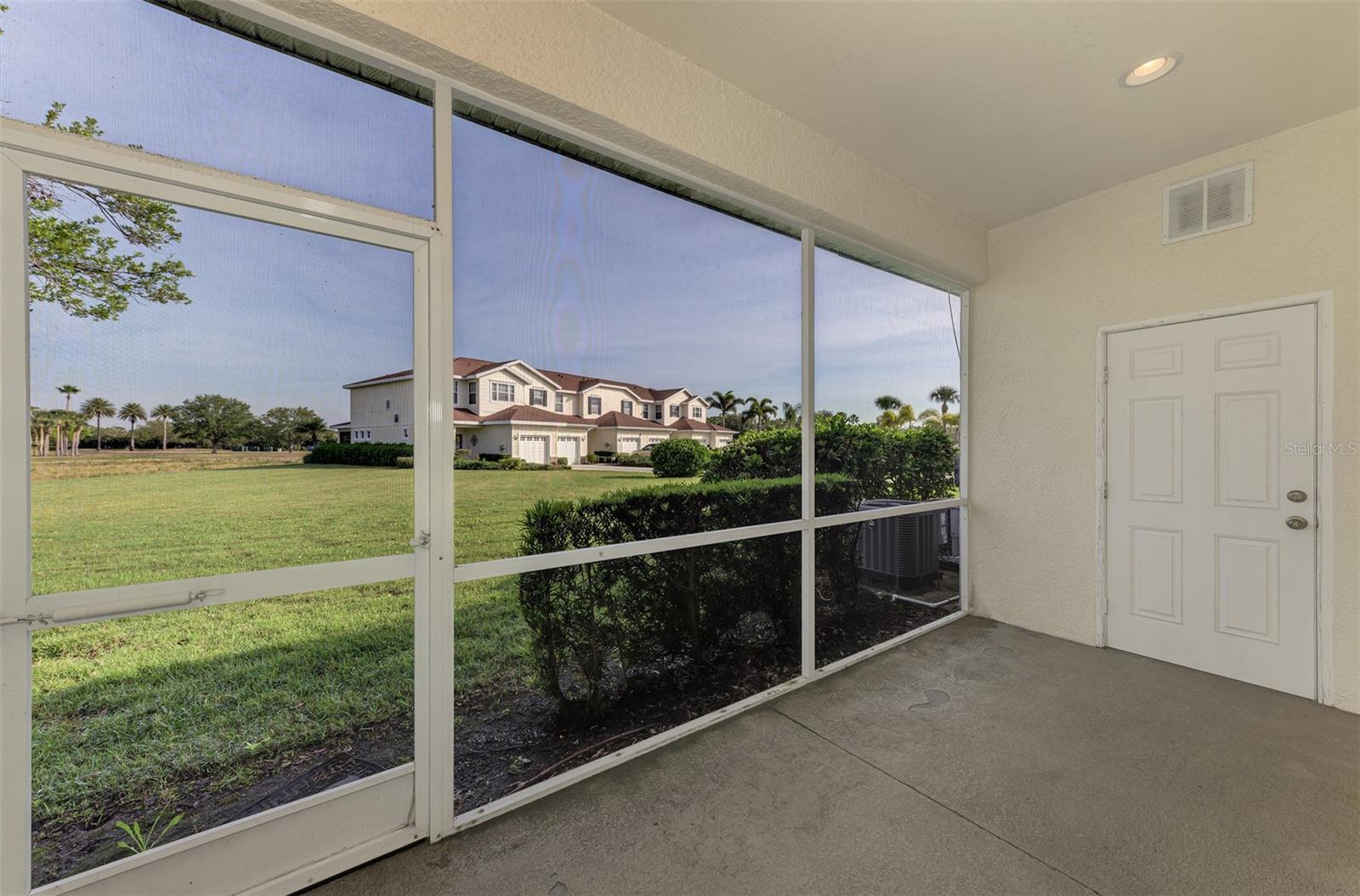 TOWNS AT LAKESIDE - Residential