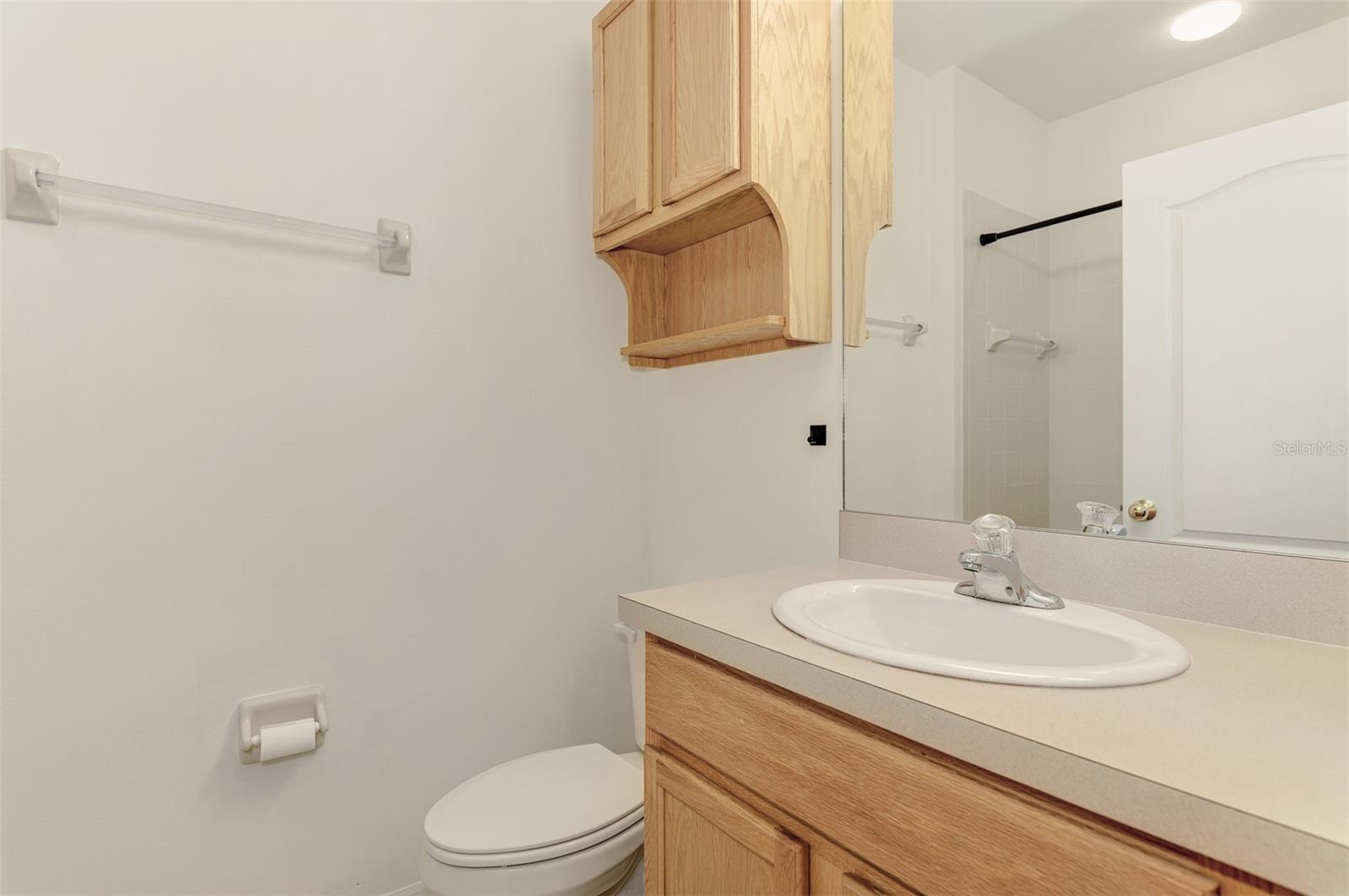 TOWNS AT LAKESIDE - Residential