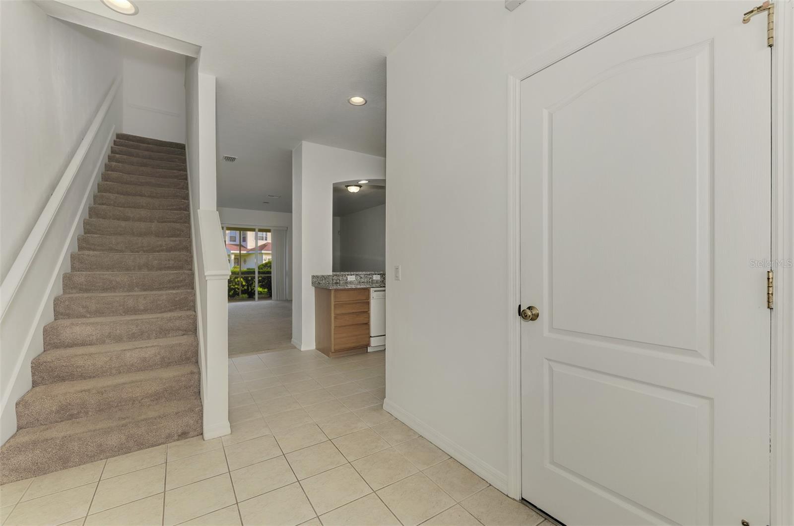 TOWNS AT LAKESIDE - Residential