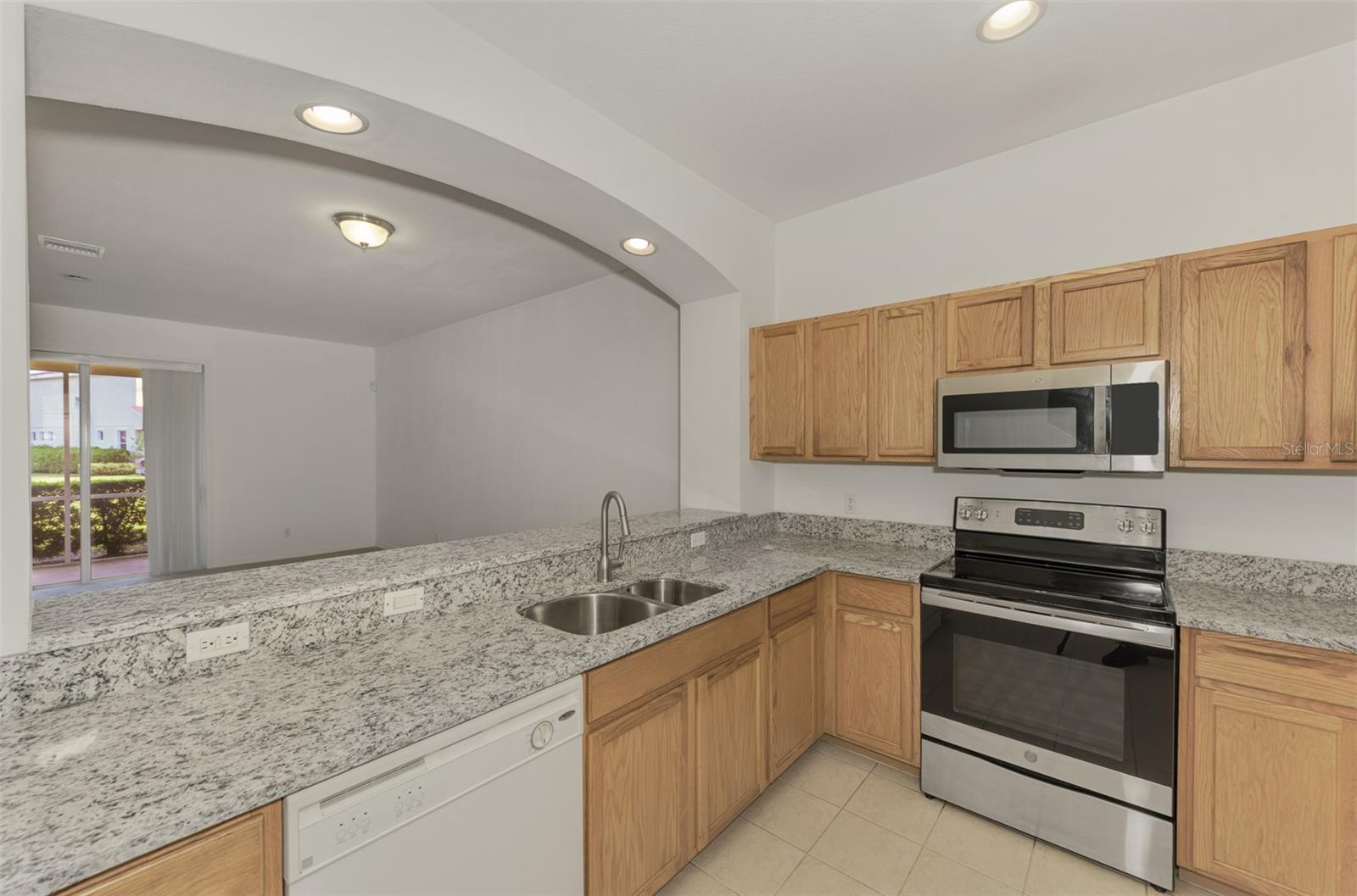 TOWNS AT LAKESIDE - Residential