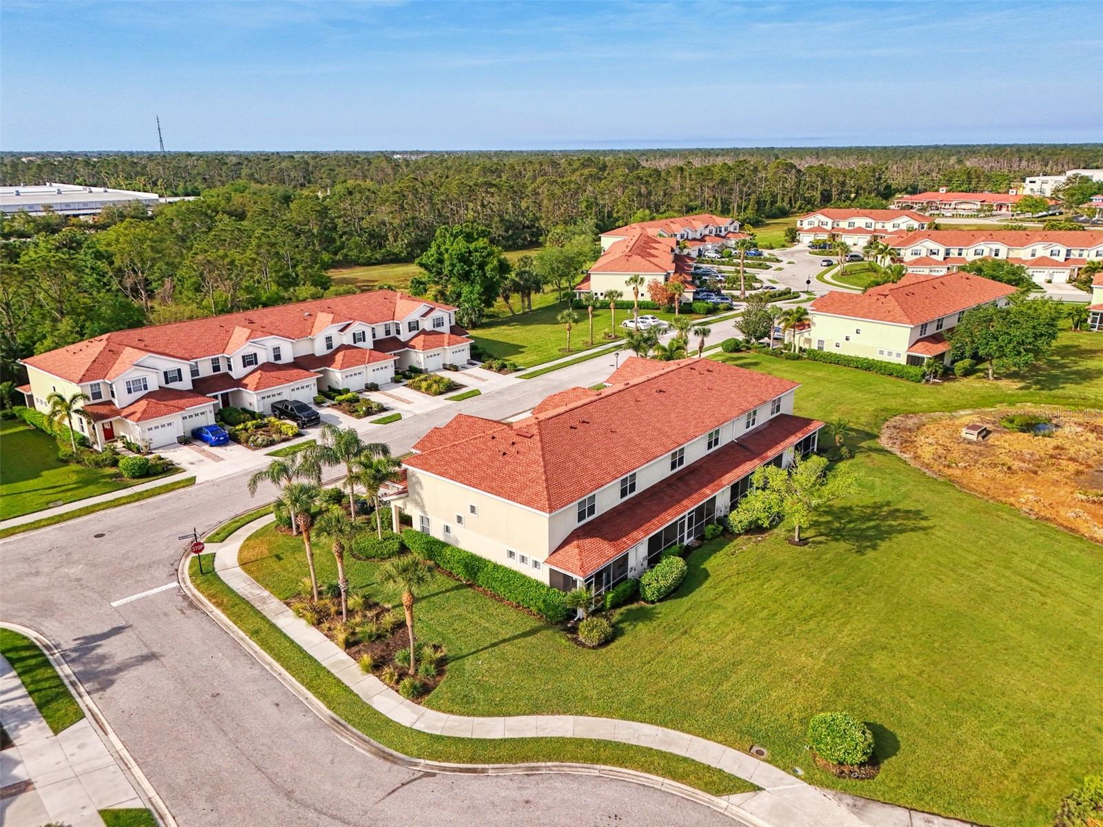 TOWNS AT LAKESIDE - Residential