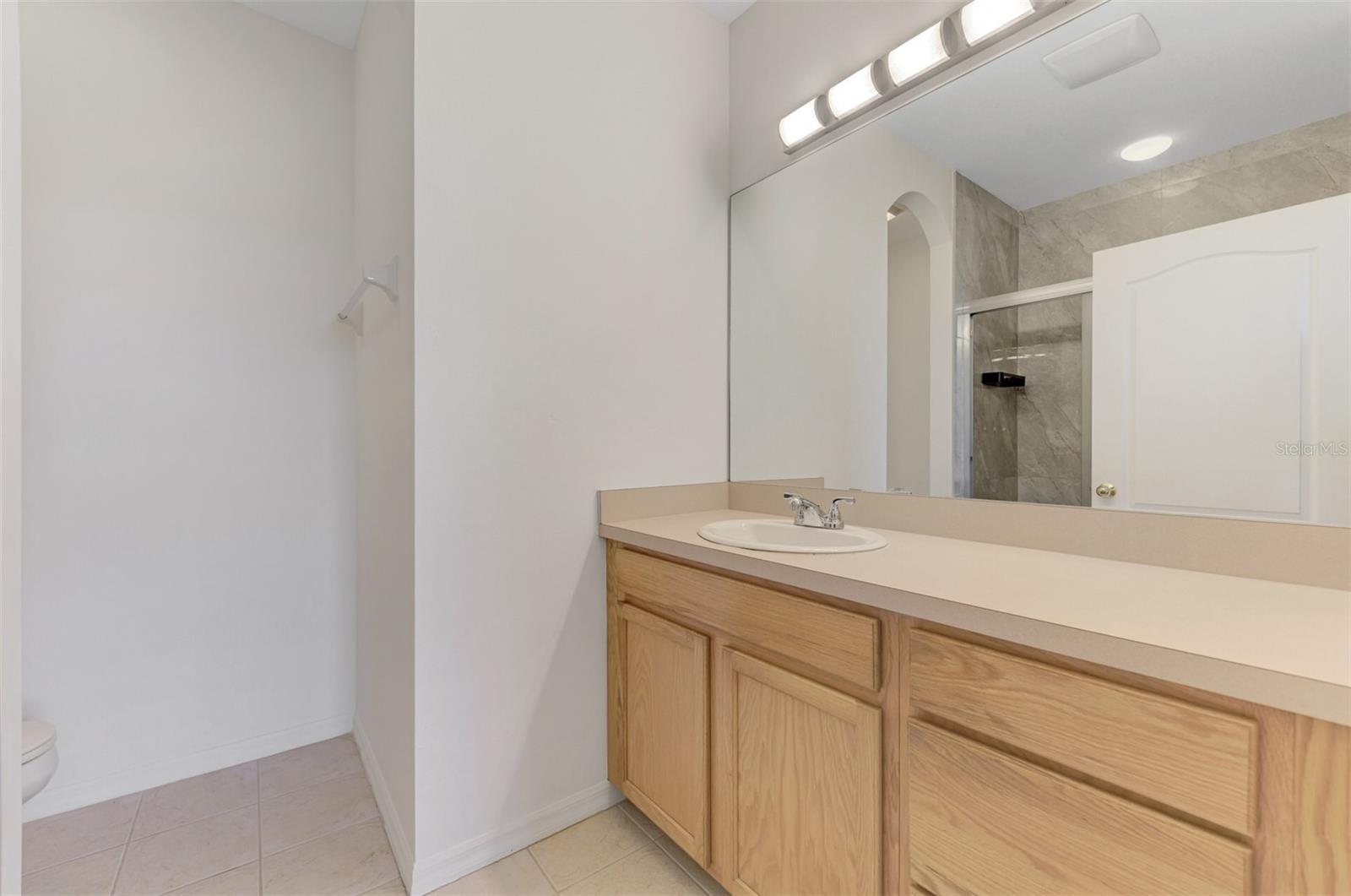 TOWNS AT LAKESIDE - Residential