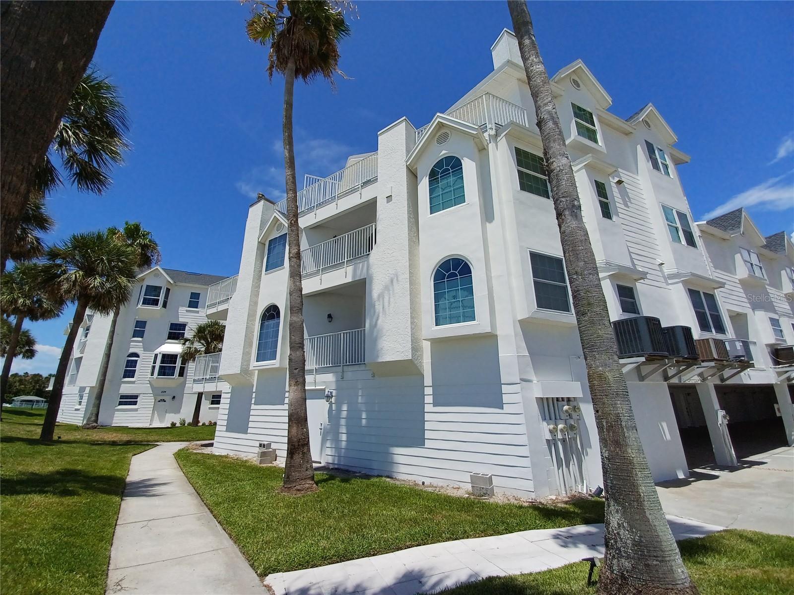 SUNSET REEF - Residential