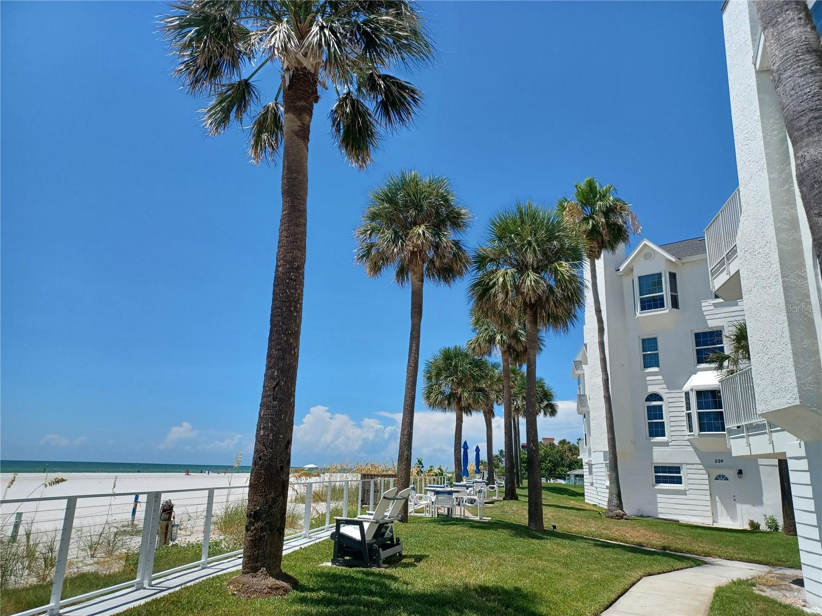 SUNSET REEF - Residential