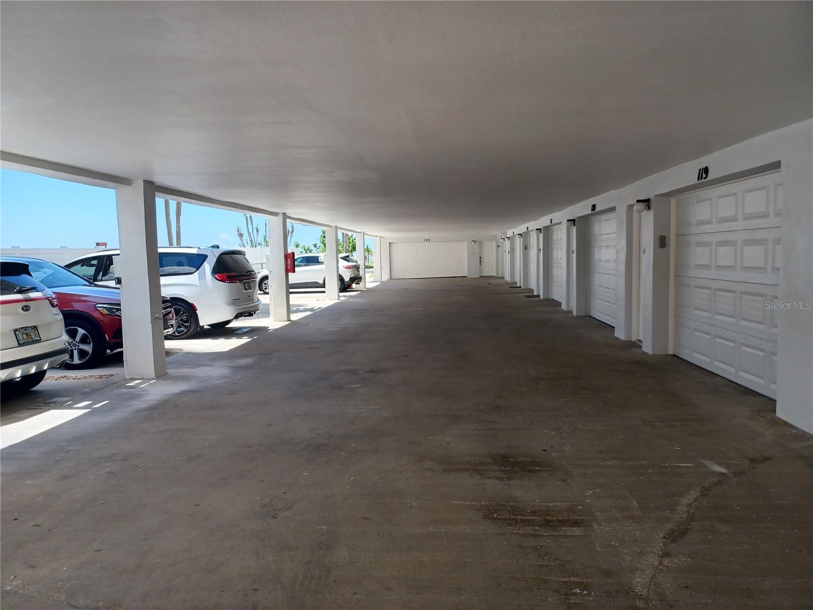SUNSET REEF - Residential
