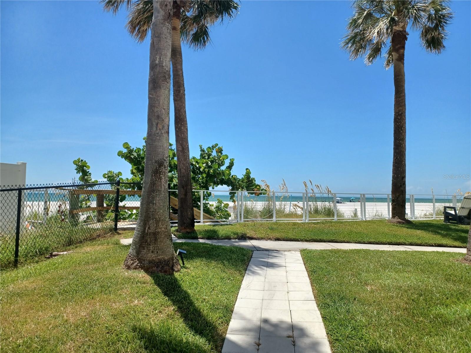 SUNSET REEF - Residential