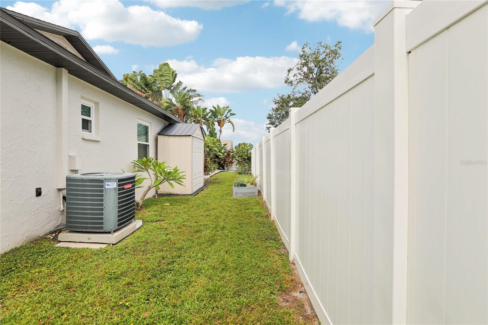 COUNTRY VILLAS - Residential