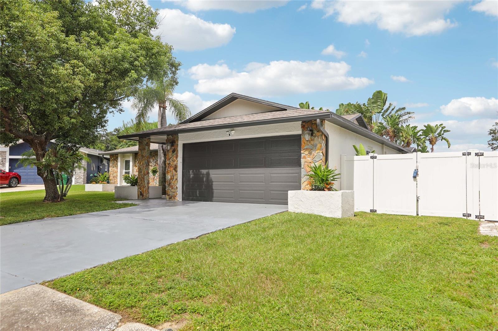 COUNTRY VILLAS - Residential